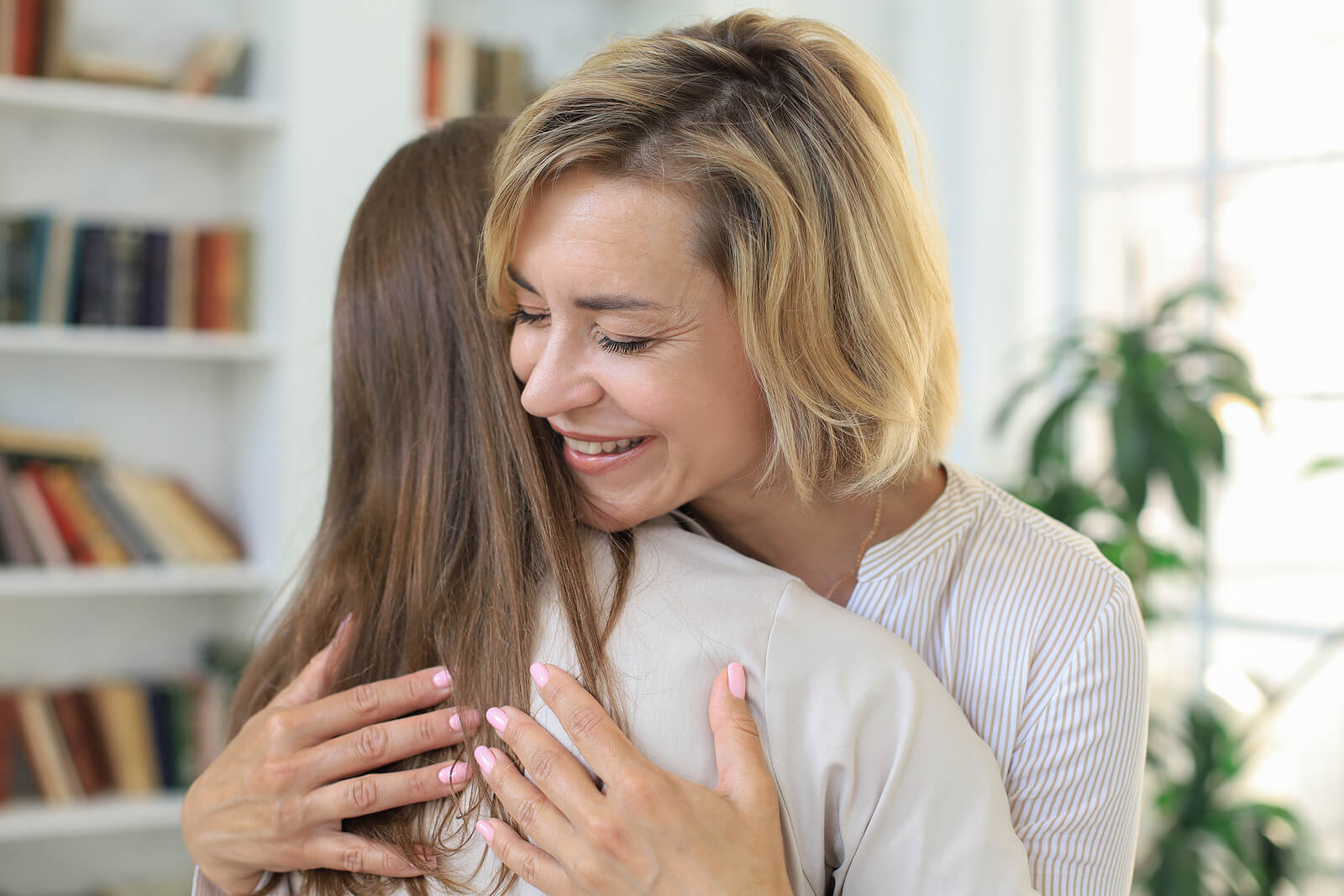 10 reasons why you should hug every day