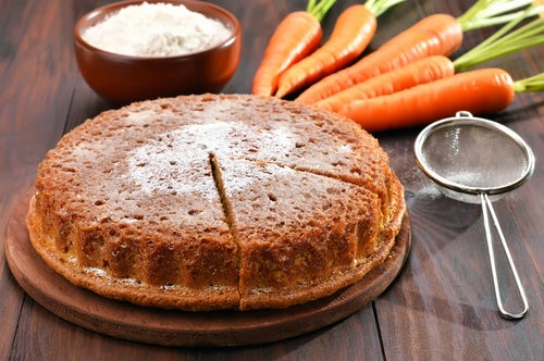 Sponge cake and carrot