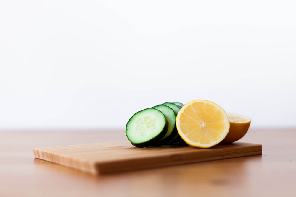 Cucumber, lemon and jelly peel-off mask