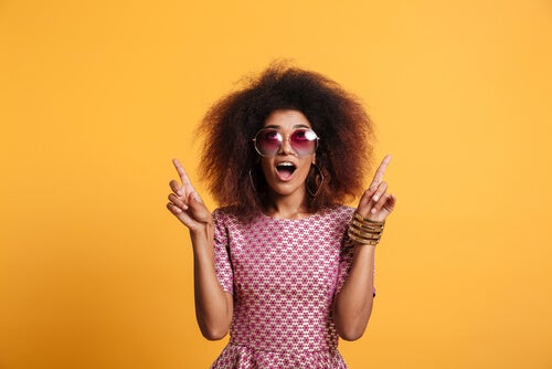 Woman in the latest fashion in sunglasses.