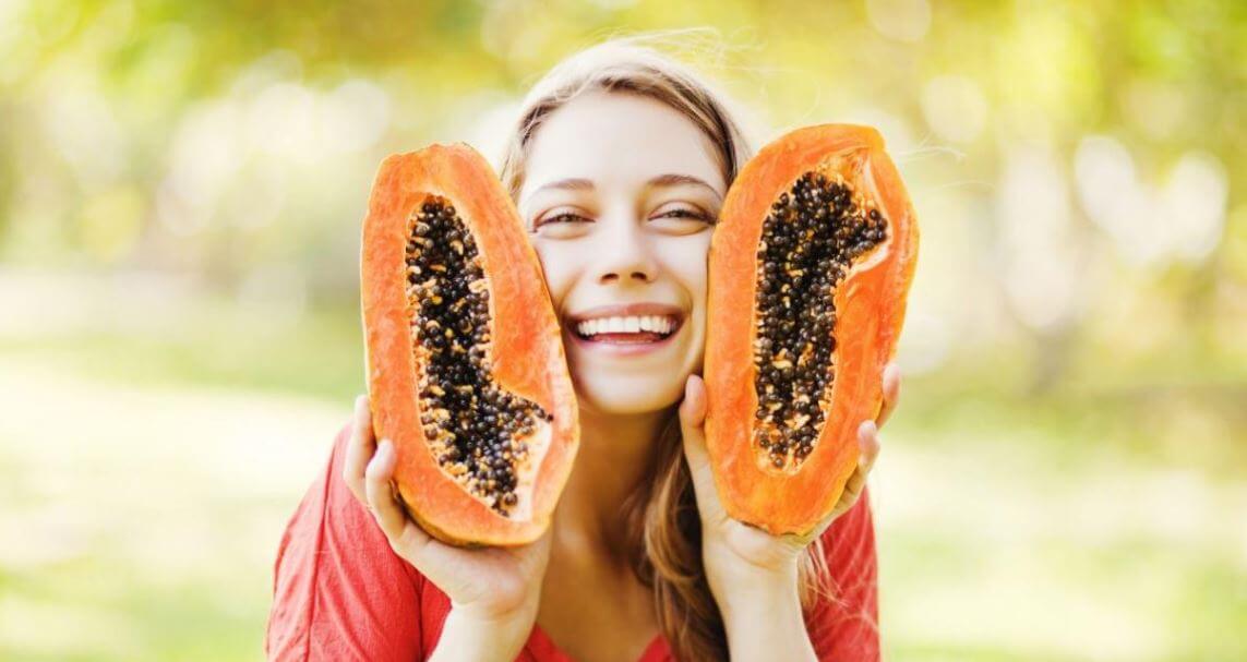 Papaya mask as a homemade astringent