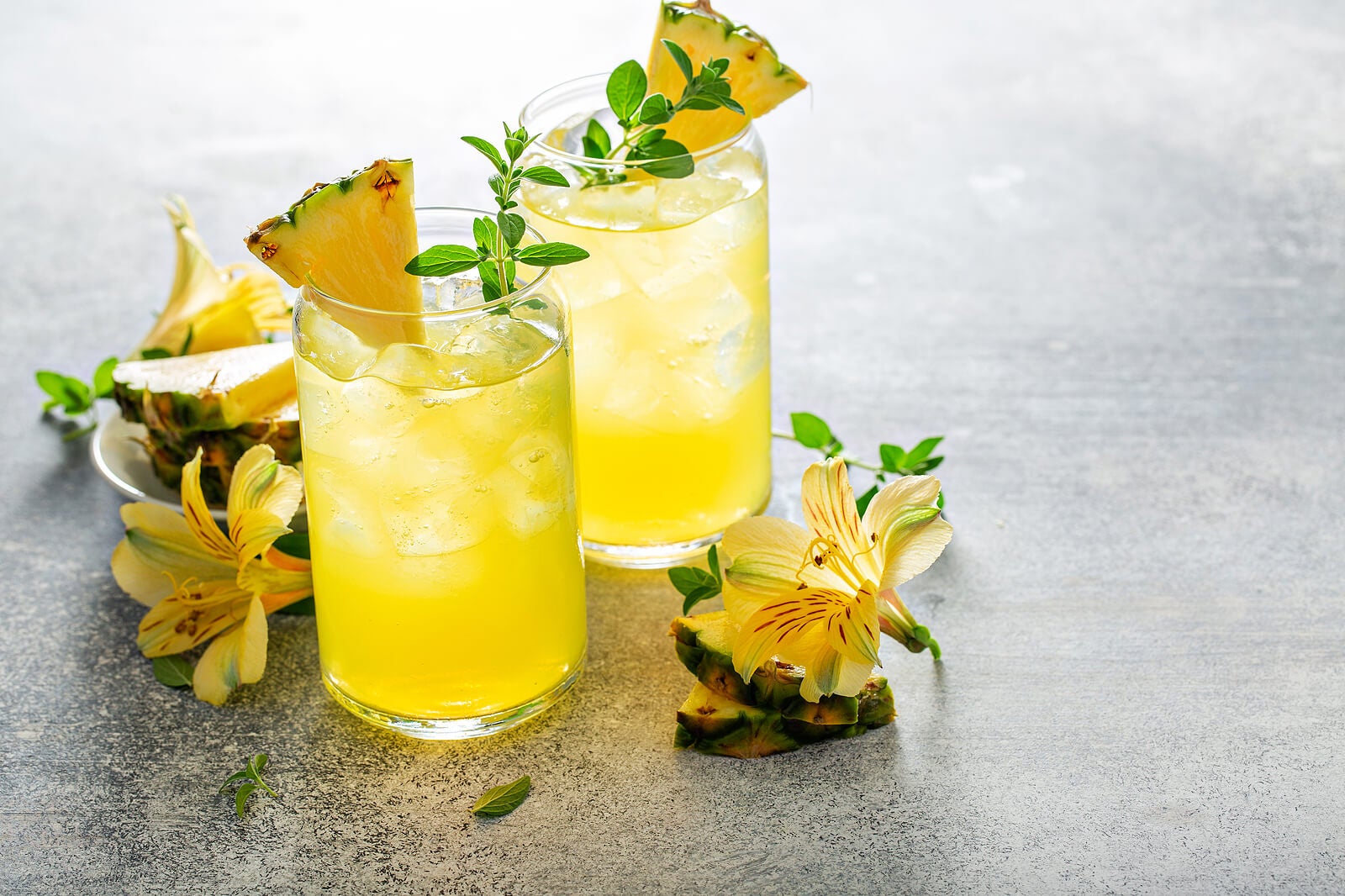 How to prepare pineapple water and why it should be taken on an empty stomach