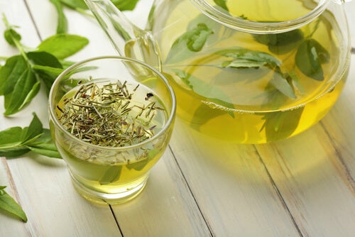 Green tea offers multiple health benefits.