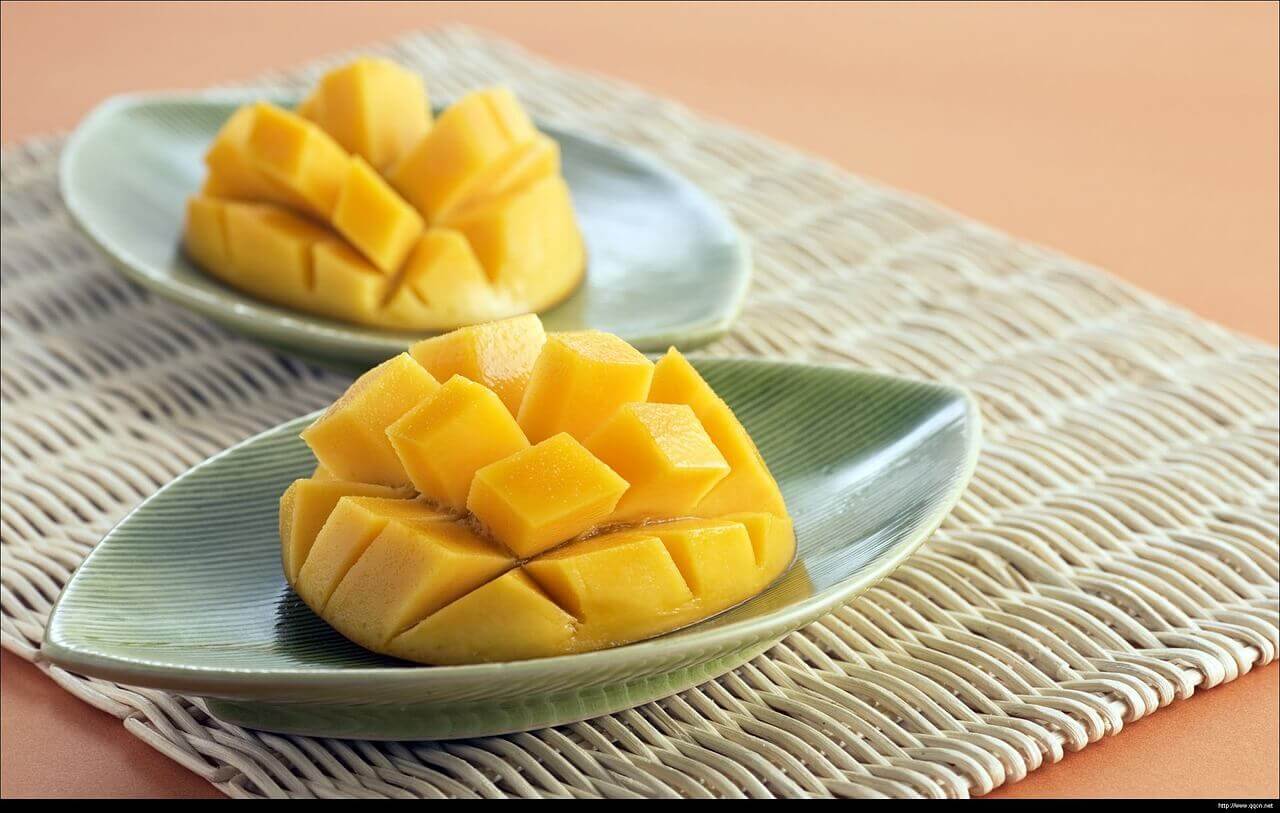 Mangoes on a plates